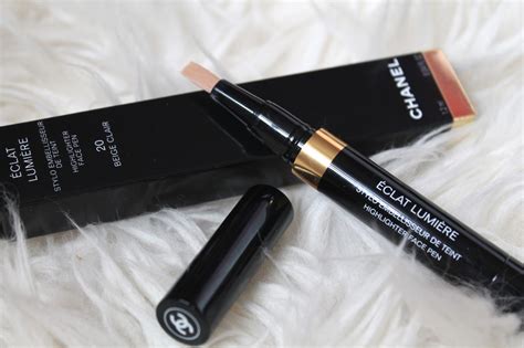 Chanel Éclat Lumière Highlighter Face Pen: A Review!